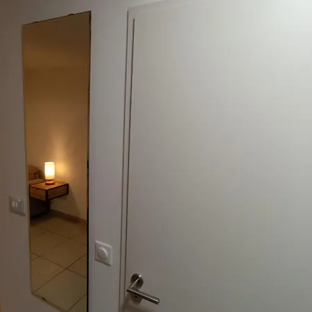 Apartment Avec Parking Prive, Piscine 300m