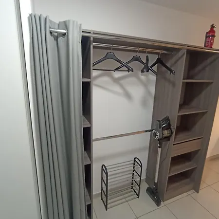 Avec Parking Prive, Piscine 300m