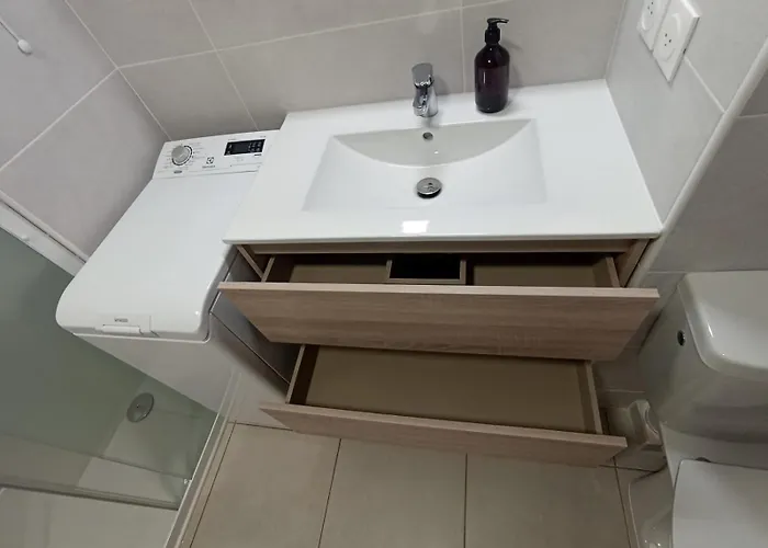 Apartment Avec Parking Prive, Piscine 300m *