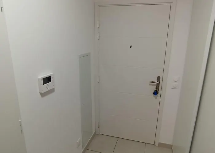 Avec Parking Prive, Piscine 300m Διαμέρισμα